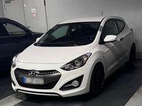 Gebraucht Hyundai i30 99 PS (72 kW) 2013 Weiß Coupé