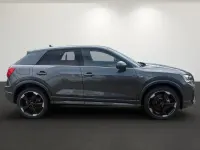 Neu Audi Q2 Competition 150 PS (110 kW) 2025 (daytonagrau perleffekt) SUV