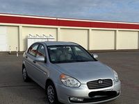 Gebraucht Hyundai Accent 97 PS (71 kW) 2008 Silber Limousine