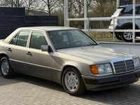 Gebraucht Mercedes E250 90 PS (66 kW) 1991 Grau Limousine