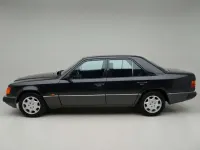 Gebraucht Mercedes E200 122 PS (89 kW) 1992 Schwarz Limousine