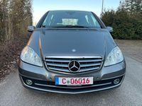 Gebraucht Mercedes A180 116 PS (85 kW) 2011 Grau Limousine