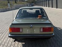 Gebraucht BMW 318 105 PS (77 kW) 1987 Grün Limousine