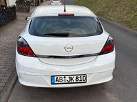 Gebraucht Opel Astra GTC Selection 116 PS (85 kW) 2009 Weiß Limousine