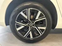 Gebraucht VW Touran Highline 150 PS (110 kW) 2021 Weiß Van / Kleinbus