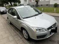 Gebraucht Ford Focus Ghia 101 PS (74 kW) 2005 Silber Limousine