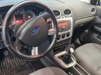 Second-hand Ford Focus 101 CP (74 kW) 2007 Albastru Hatchback