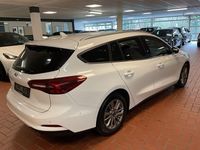 Gebraucht Ford Focus Titanium 116 PS (85 kW) 2023 Frozen white Kombi