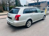 gebraucht Toyota Avensis Kombi 2.0 D-4D Executive *LEDER* *AHK*