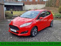 Gebraucht Ford Fiesta ST-Line 101 PS (74 kW) 2016 Rot Limousine