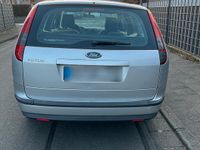 Gebraucht Ford Focus Ambiente 80 PS (58 kW) 2007 Silber Kombi