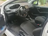 Gebraucht Peugeot 208 68 PS (50 kW) 2017 Weiß Kleinwagen
