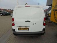 Używany Opel Combo 102 KM (75 kW) 2023 Biały Minivan