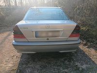 Gebraucht Mercedes C180 122 PS (89 kW) 1997 Silber Limousine