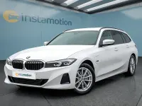Gebraucht BMW 330e 292 PS (214 kW) 2023 Weiß Kombi