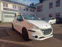 Gebraucht Peugeot 208 Access 68 PS (50 kW) 2013 Weiß Kleinwagen