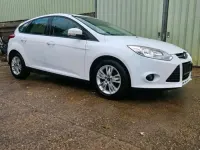 Gebraucht Ford Focus 75 PS (55 kW) 2014 Weiß Kleinwagen