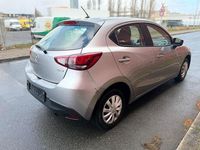 Gebraucht Mazda 2 Center-Line 105 PS (77 kW) 2016 Silber Limousine