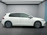 Gebraucht VW Golf VIII 150 PS (110 kW) 2023 Weiß Kleinwagen