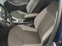 Gebraucht Ford Focus Trend 125 PS (91 kW) 2012 Blau Limousine