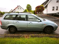 Usado Ford Focus Ghia 116 CV (85 kW) 2004 Azul Familiar