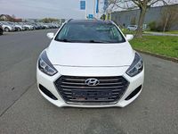 Gebraucht Hyundai i40 Premium 141 PS (103 kW) 2017 White crystal / mic Kombi