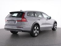 Gebraucht Volvo V60 CC Plus 196 PS (144 kW) 2024 Vapour grey / metallic Kombi