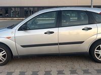 Używany Ford Focus Ambiente 75 KM (55 kW) 2001 Srebrny Sedan/Limuzyna