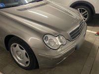 Gebraucht Mercedes 200 116 PS (85 kW) 2003 Silber Limousine