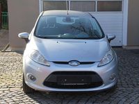 Gebraucht Ford Fiesta Ghia 82 PS (60 kW) 2008 Polarsilber metallic Kleinwagen