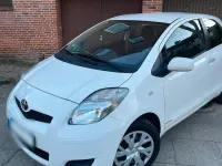Gebraucht Toyota Yaris 69 PS (50 kW) 2011 Weiß Kleinwagen
