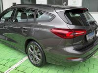 Gebraucht Ford Focus ST-Line 125 PS (91 kW) 2023 Grau Kombi