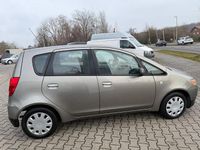 Gebraucht Mitsubishi Colt Invite 95 PS (69 kW) 2009 Grau Kleinwagen