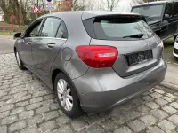 Gebraucht Mercedes A180 Style 145 PS (106 kW) 2016 Grau Limousine