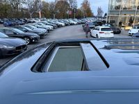 Gebraucht VW Multivan 150 PS (110 kW) 2017 Grün Van