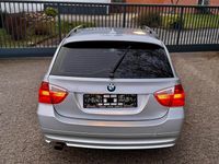 Gebraucht BMW 320 150 PS (110 kW) 2007 Silber Kombi