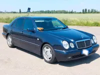 Gebraucht Mercedes E280 193 PS (141 kW) 1996 Blau Limousine