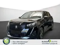 Gebraucht Peugeot e-2008 Active 100 kW (136 PS) 2022 Schwarz perla nera (metallic) SUV