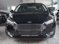 Gebraucht Ford Focus Titanium 125 PS (91 kW) 2017 Schwarz Kombi