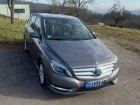 Gebraucht Mercedes B200 136 PS (100 kW) 2013 Grau Van / Kleinbus