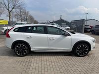 Gebraucht Volvo V60 CC Summum 190 PS (139 kW) 2015 Weiß Kombi
