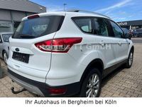 Gebraucht Ford Kuga Titanium 150 PS (110 kW) 2016 Weiß SUV