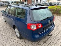 Gebraucht VW Passat 140 PS (102 kW) 2007 Blau Kombi