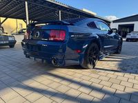 Second-hand Ford Mustang 300 CP (220 kW) 2006 Albastru