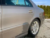 Gebraucht Mercedes E200 163 PS (119 kW) 2003 Gold Limousine