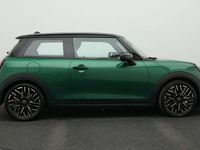 Gebraucht Mini Cooper Favoured 156 PS (114 kW) 2024 Grün Kleinwagen