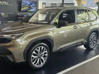 Neu Subaru Forester Platinum 136 PS (100 kW) 2026 Grün SUV