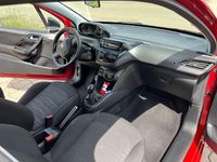 Gebraucht Peugeot 208 68 PS (50 kW) 2017 Rot Kleinwagen