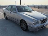 Gebraucht Mercedes E240 Classic 170 PS (125 kW) 2001 Silber Limousine