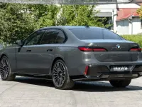 Gebraucht BMW 740 Sport Line 299 PS (219 kW) 2025 Grau Limousine